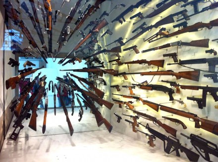 Armas exhibidas en el Museo de la PF. Foto: Especial en proceso.com.mx