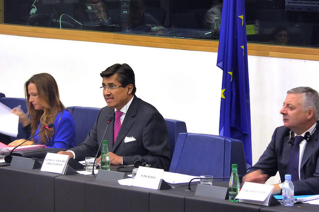 El embajador Juan José Gómez Camacho durante su intervención en el Parlamento Europeo de Estrasburgo el 23 de octubre. Foto: SRE